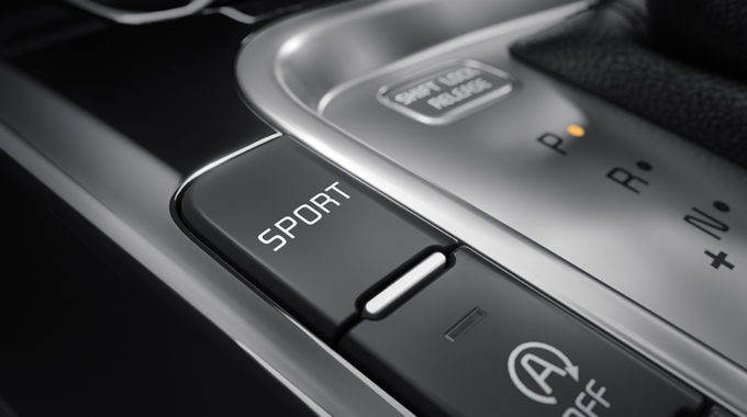 Kia ceed nabízí pro automatickou převodovku 7DCT sportovní režim přinášející pohotové reakce na plynový pedál